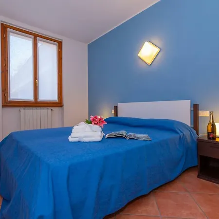 Appartement Fiumelatte Sleeps 4 Wifi T802387 *